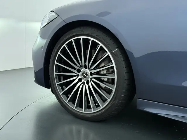 Mercedes-Benz C-Klasse 180 AMG Line 2024 Benzine 7