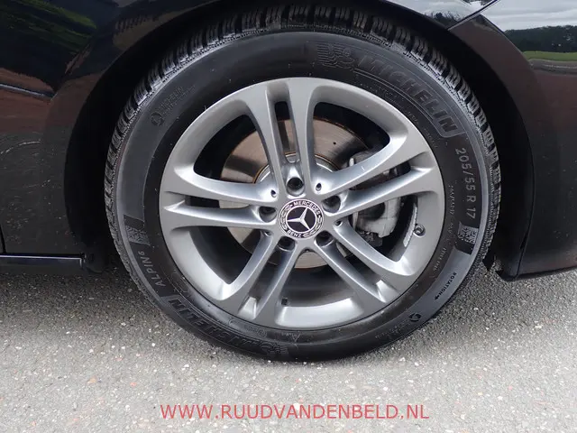 Mercedes-Benz CLA Shooting Brake 180 2020 Benzine 7