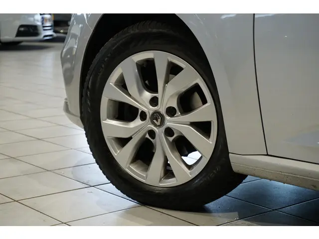 Renault Mégane Estate 1.3 TCe Limited 2020 Benzine 34