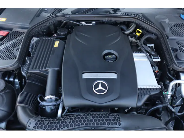 Mercedes-Benz C-Klasse 250 Ambition 2015 Benzine 34