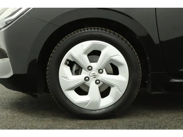 Suzuki Swift 1.2 Select Smart Hybrid 2025 Benzine 36