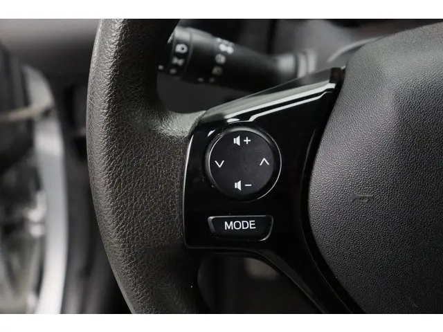 Peugeot 108 1.0 e-VTi Active 2018 Benzine 12