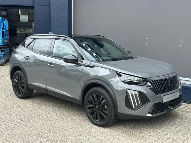 Peugeot 2008 1.2 Hybrid 145 GT 2025 Hybride Benzine 4