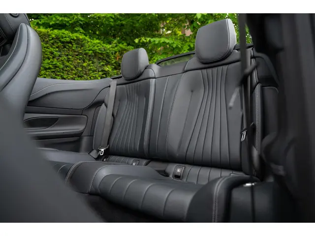 Mercedes-Benz E-Klasse Cabrio 200e 4MATIC 2021 Benzine 9