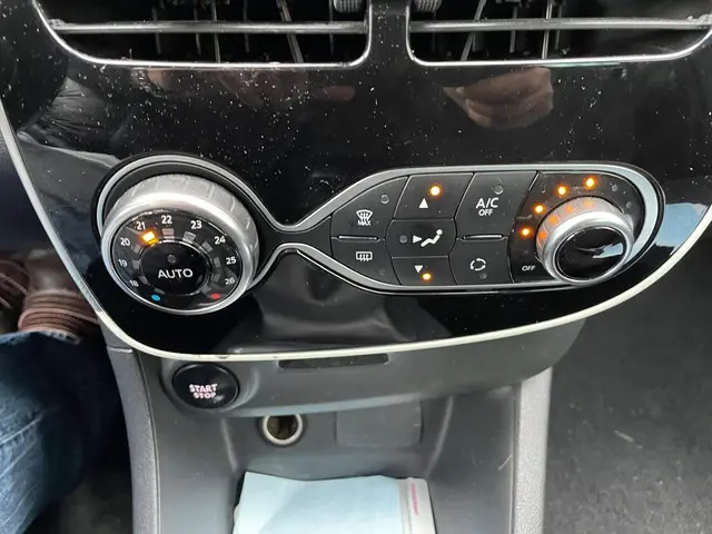 Renault Clio 1.2 16V 2016 Benzine 16