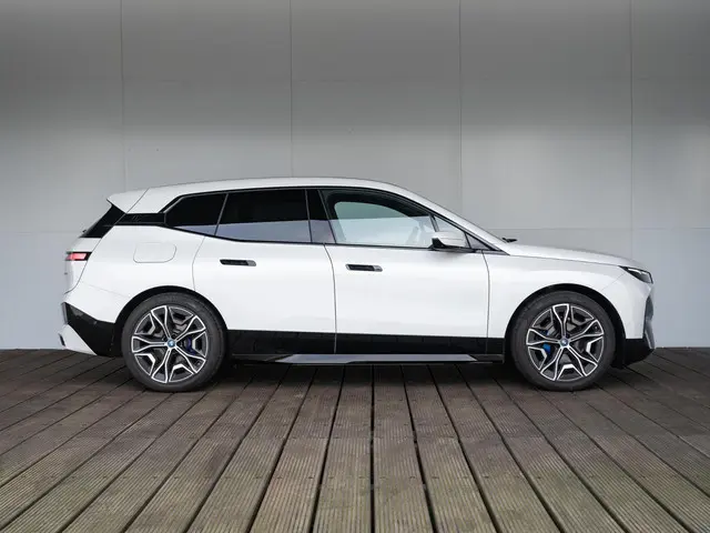 BMW iX xDrive50 2023 Elektrisch 4