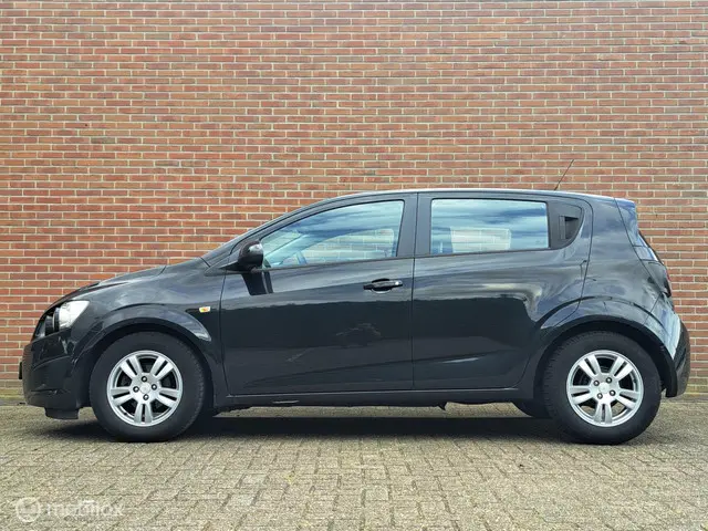 Chevrolet Aveo 1.2 LT/Airco/Cruise/Trkhk 2013 Benzine 2