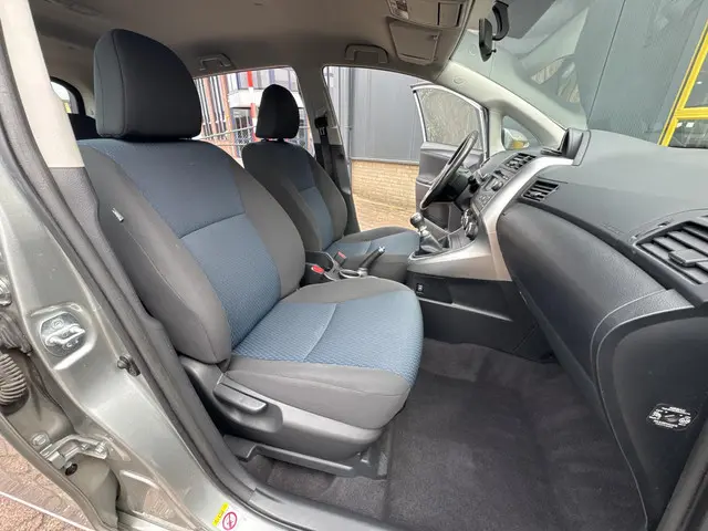 Toyota Verso 1.6 VVT-i Comfort 2014 Benzine 17