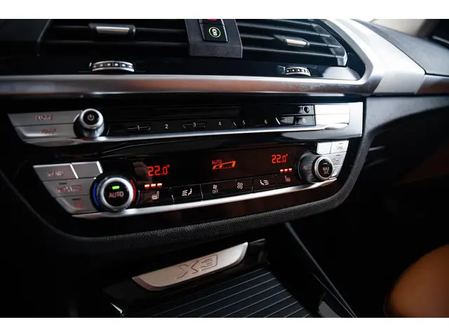 BMW X3 xDrive30e High Executive 2021 Hybride Benzine 16