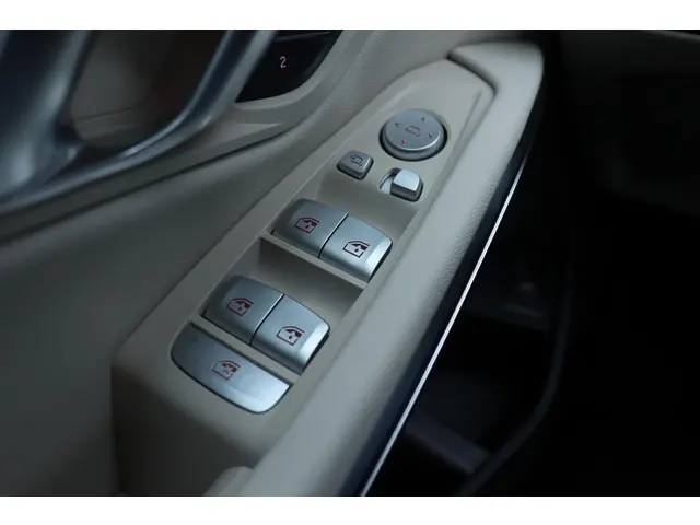 BMW 3 Serie Sedan 320i 2024 Benzine 30