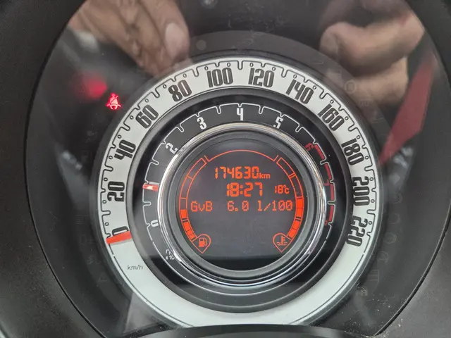 Fiat 500 1.0 TwinAir Easy 2013 Benzine 6