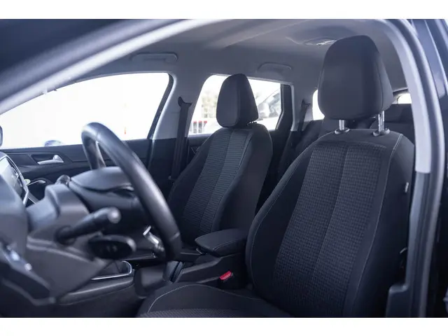 Peugeot 308 1.5 HDI Active Pack 2020 Diesel 27