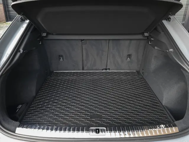 Audi Q3 Sportback 35 TFSI S Edition 2021 Benzine 37