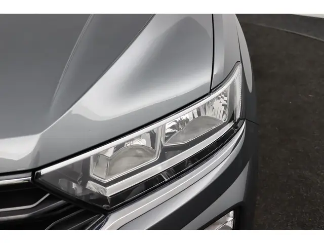 Volkswagen T-Roc 1.5 TSI Style Business 2021 Benzine 14