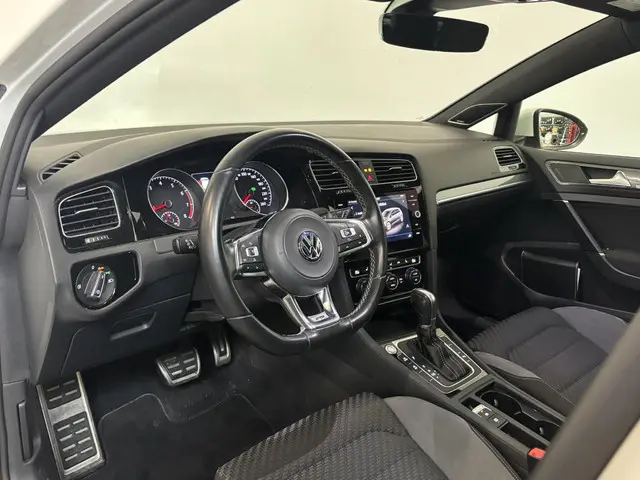 Volkswagen Golf 1.5 TSI R-Line 2017 Benzine 3