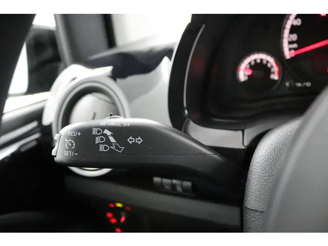 Volkswagen up! 1.0 cheer up! BlueMotion 2013 Benzine 28