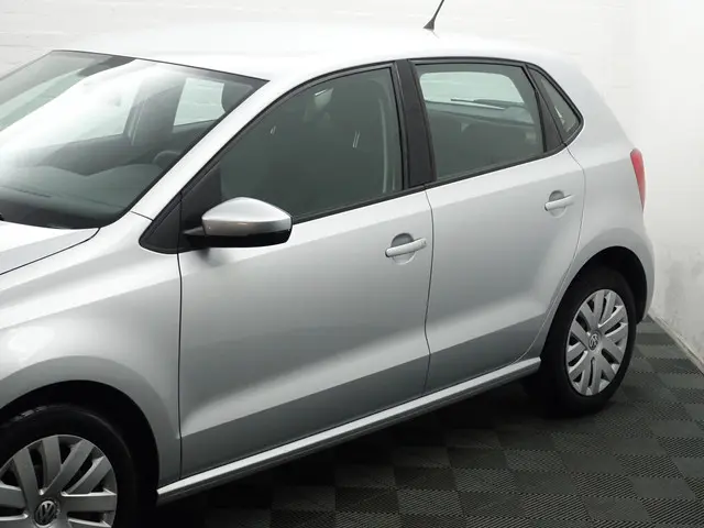 Volkswagen Polo 1.4-16V Highline Aut- 2012 Benzine 22