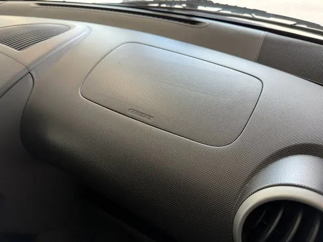 Peugeot 107 1.0 Urban Light Accent 2014 Benzine 17