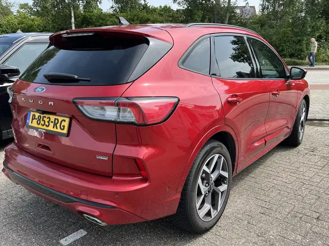 Ford Kuga 2.5 PHEV ST-Line X 2020 Hybride Benzine 4