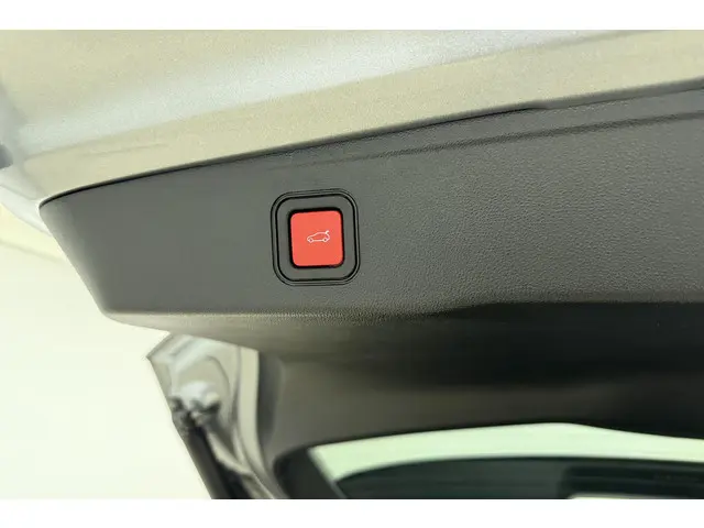 Jeep Avenger 1.2 e-Hybrid Summit 2025 Hybride Benzine 13