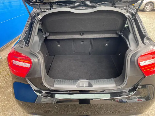 Mercedes-Benz A-Klasse 180 4U3 2013 Benzine 19