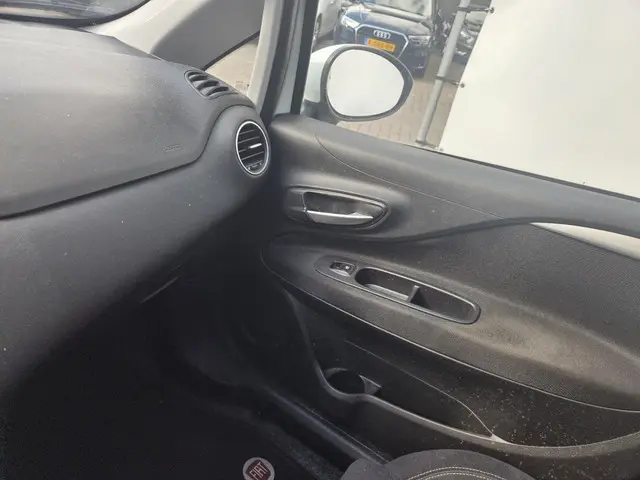 Fiat Punto Evo 0.9 TwinAir Lounge 2016 Benzine 9