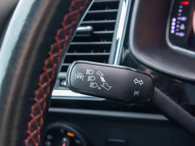 SEAT Ateca 1.4 EcoTSI FR Business Intense 2018 Benzine 31