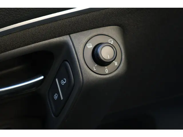 Volkswagen Polo 1.2 TSI Comfortline 2015 Benzine 30