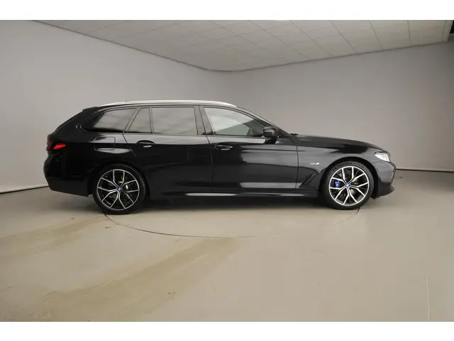 BMW 5 Serie Touring 530e xDrive 2024 Hybride Benzine 4