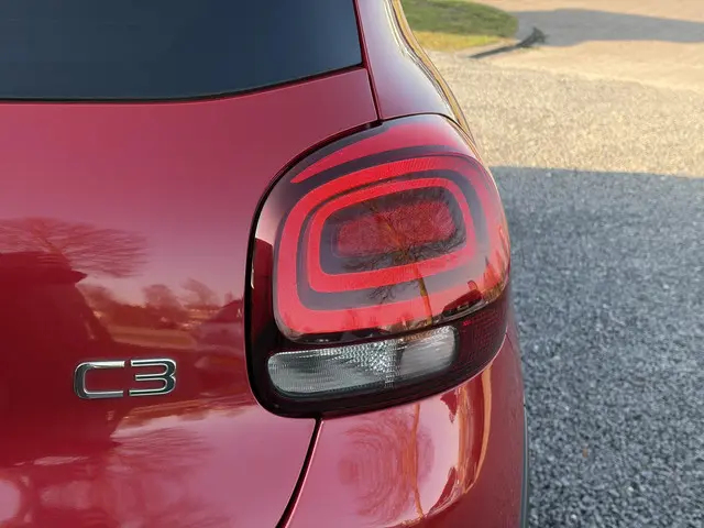 Citroën C3 1.2 PureTech Shine 2017 Benzine 28