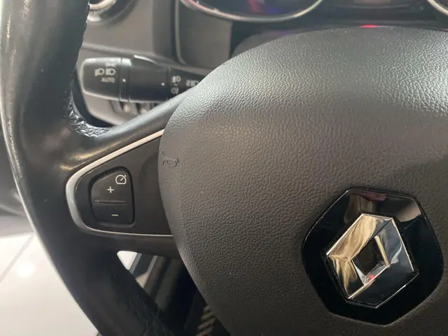 Renault Clio Estate TCe 90 Energy Bose 2019 Benzine 26