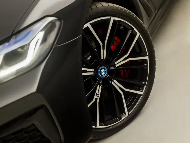 BMW 5 Serie 545e xDrive M Sport 2023 Hybride Benzine 20