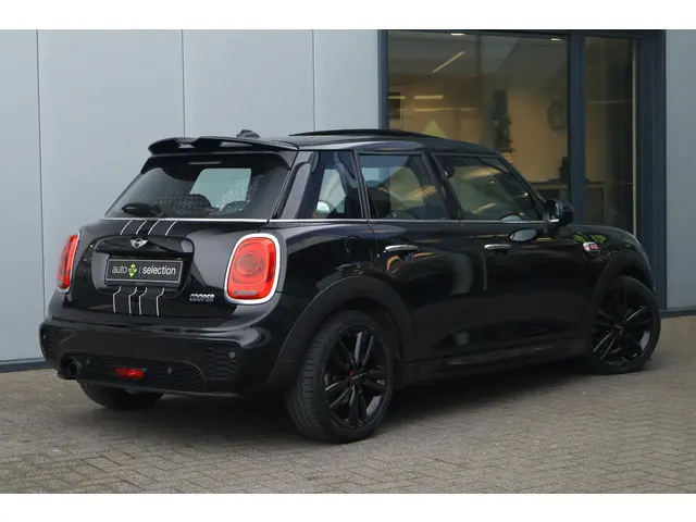 MINI Cooper Mini 1.5 Chili Serious Business 2017 Benzine 8