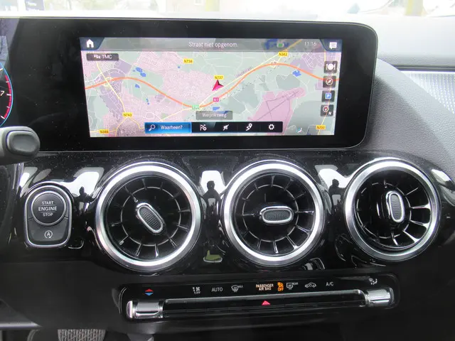 Mercedes-Benz GLA 200 Trekhaak/Panoramadak 2021 Benzine 17