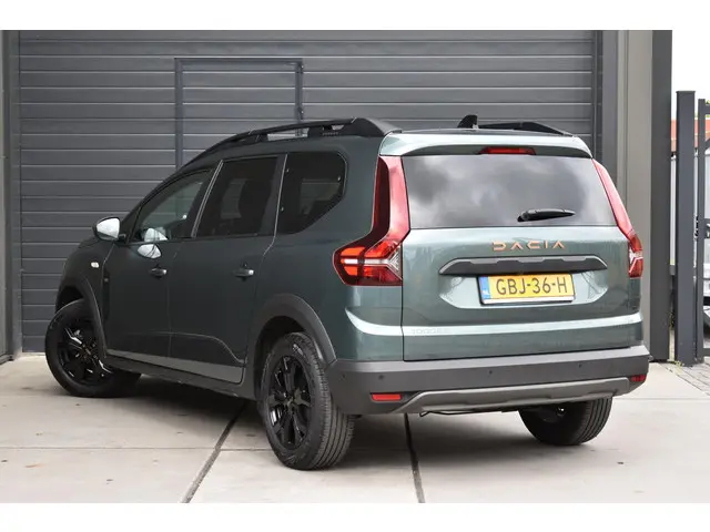 Dacia Jogger TCe 110 Extreme 2024 Benzine 8