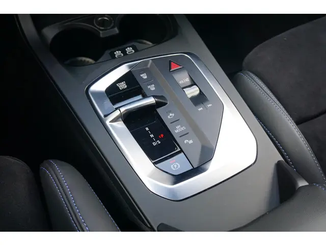 BMW 1 Serie 120 2024 Benzine 16