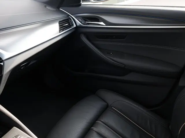 BMW 5 Serie 530e High Executive 2021 Hybride Benzine 37
