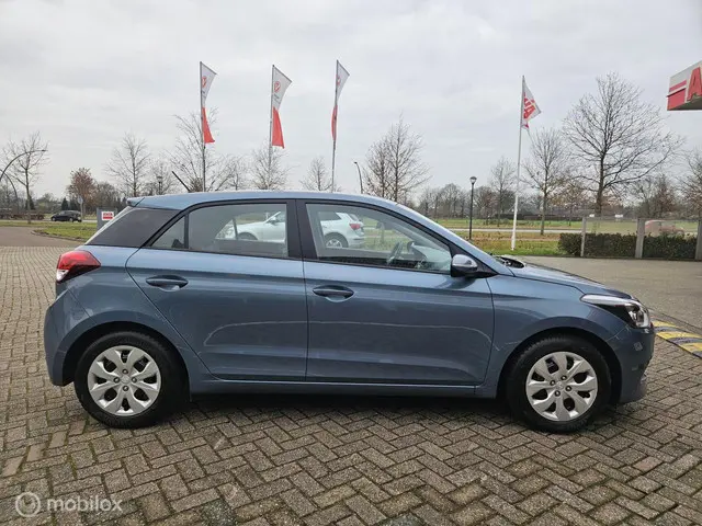 Hyundai i20 1.4i i-Vision 2015 Benzine 7