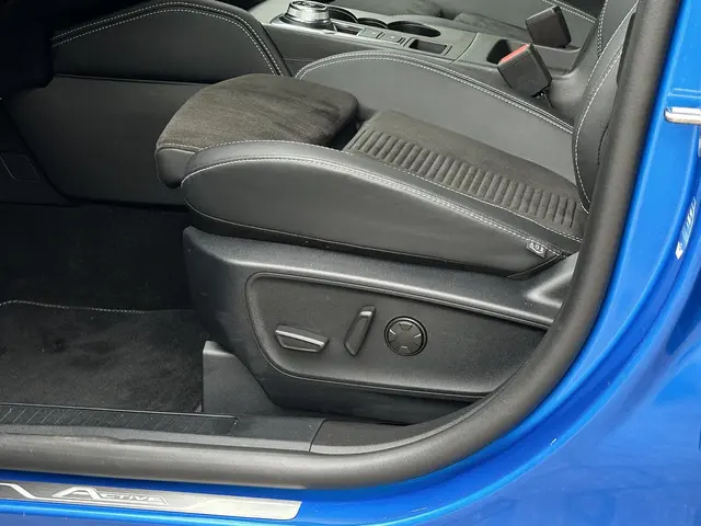 Ford Kuga 2.5 PHEV Active X 2024 Hybride Benzine 13