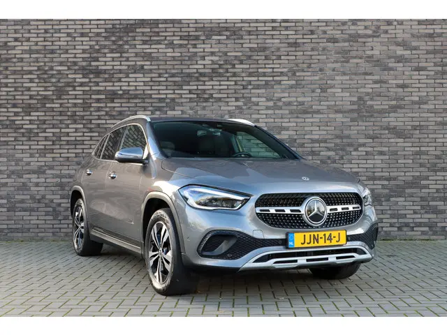 Mercedes-Benz GLA 250 e Style 2022 Hybride Benzine 18