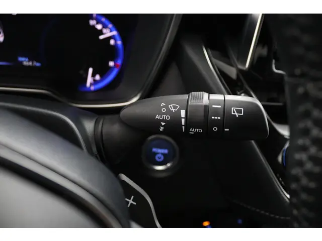 Toyota Corolla 2.0 Hybrid Bi-tone 2019 Hybride Benzine 29