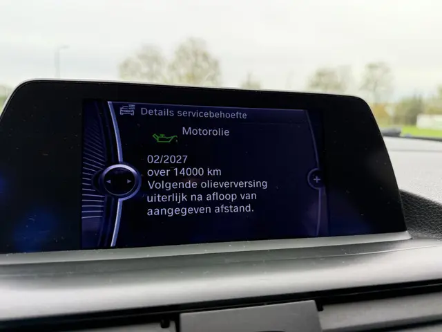 BMW 1 Serie 114i Business+ 2012 Benzine 16