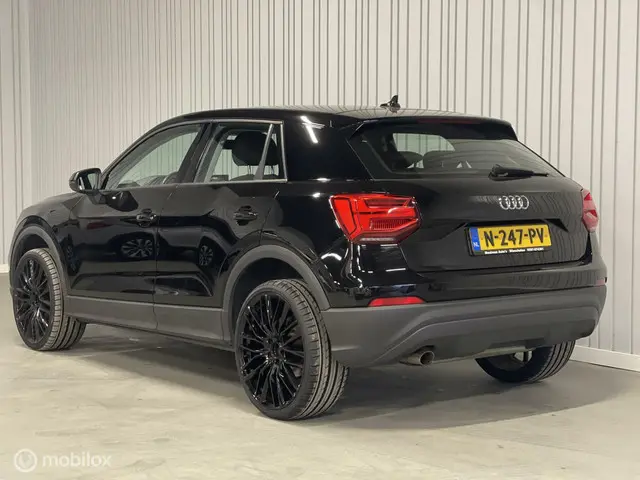 Audi Q2 3