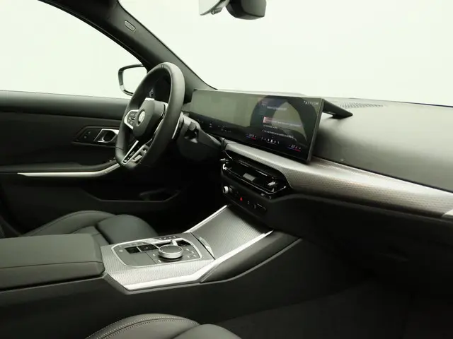 BMW 3 Serie 320i Sedan 2025 Benzine 27