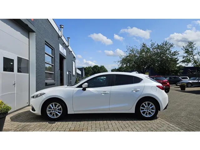 Mazda 3 2