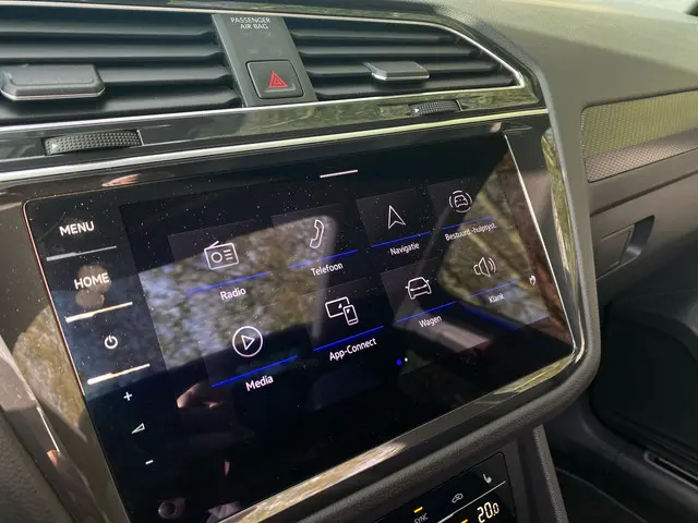 Volkswagen Tiguan R 2.0 TSI 4Motion 2021 Benzine 28