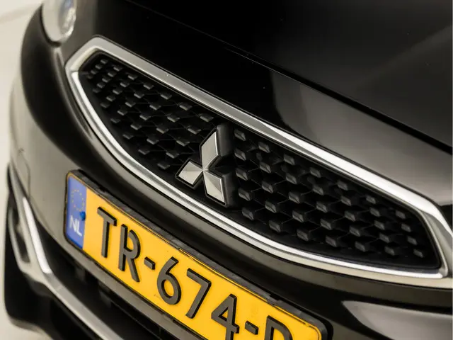 Mitsubishi Space Star 1.0 Intense Sport 2018 Benzine 26