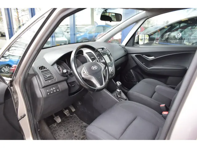 Hyundai ix20 1.4i Go! 2017 Benzine 11