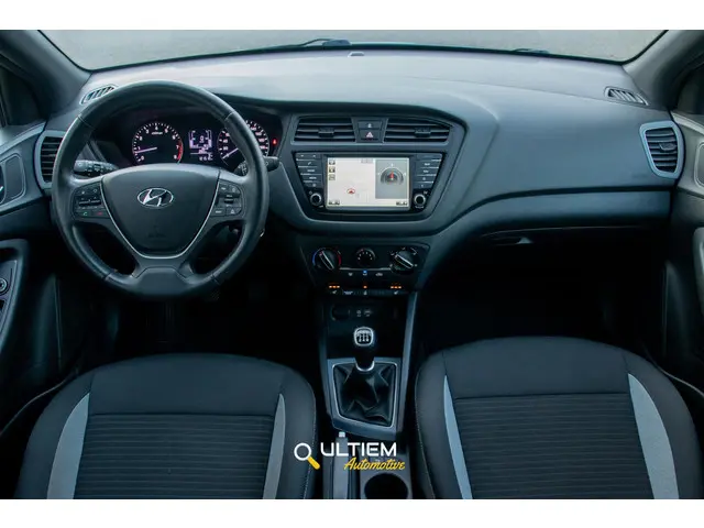 Hyundai i20 1.2 HP i-Motion Premium 2017 Benzine 8