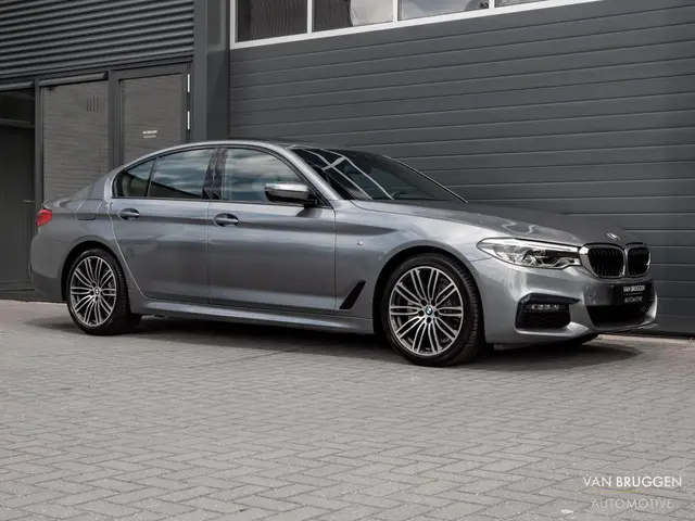 BMW 5 Serie 520i High Executive M-Sport 2019 Benzine 17